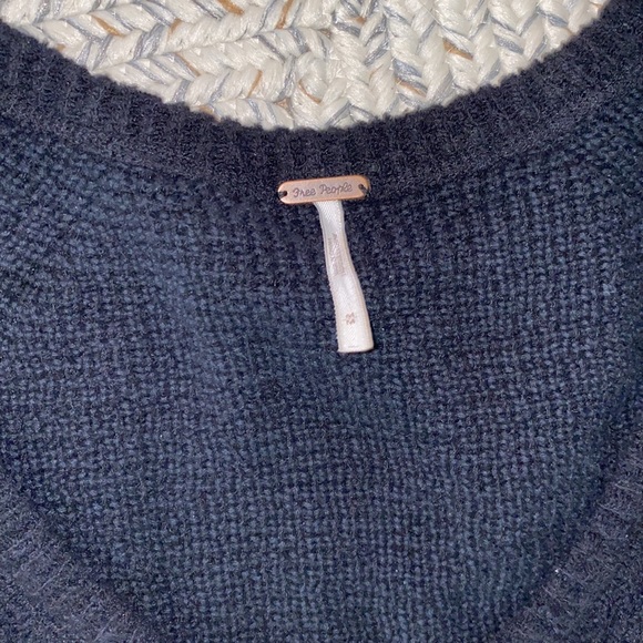 Free people crop sweater size medium - Picture 2 of 2